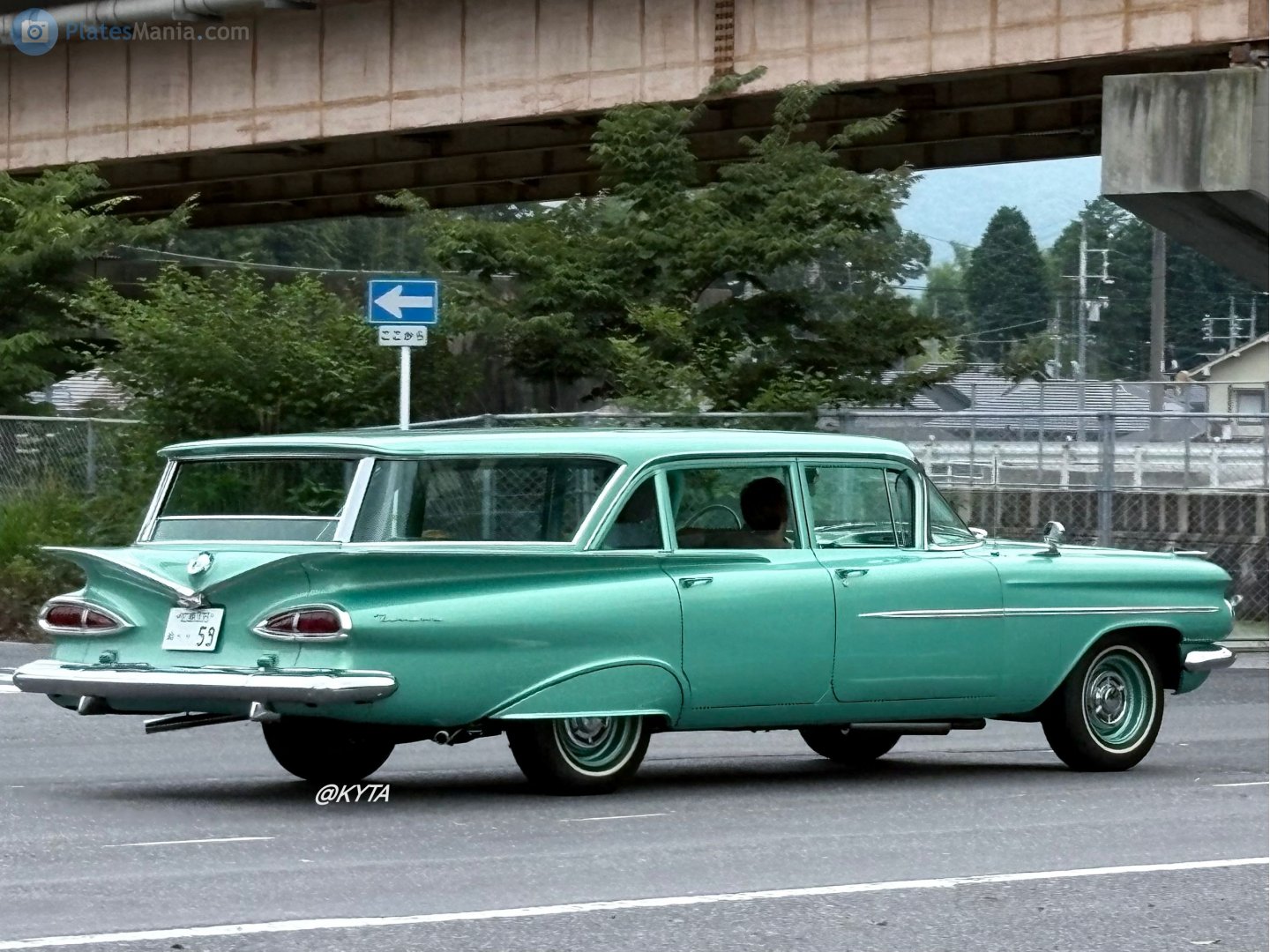 広島 375 ぬ 59, Chevrolet Parkwood 1st gen 1959 (1535/1635; B-body), 1958–1959