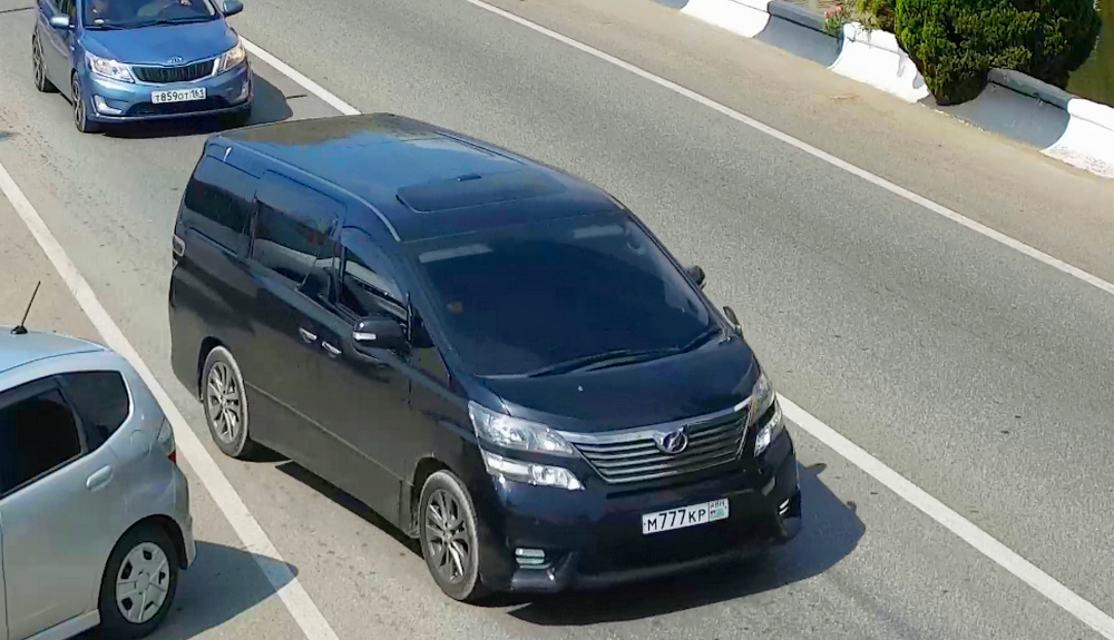 м 777 кр, Toyota Vellfire 1st gen (AH20), 2008–2015