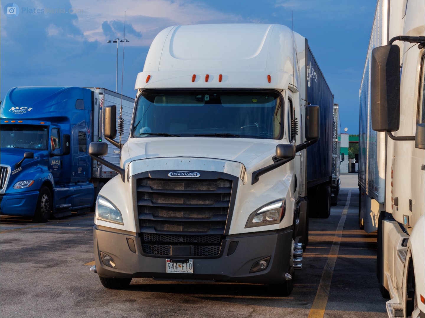 944 F10, Freightliner Cascadia 3rd/4th gen New Cascadia (2017–)