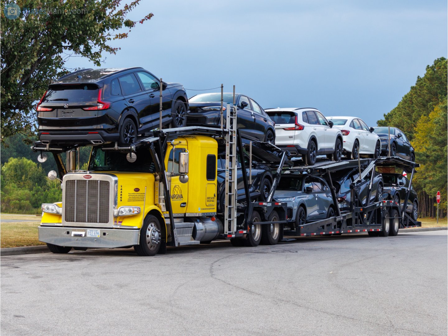 1SI 696, Peterbilt 589 