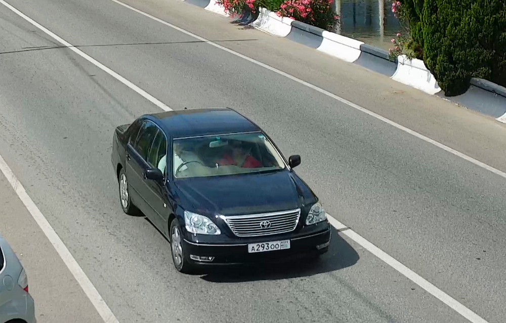 а 293 оо, Toyota Celsior 3rd gen (UCF30/31), 2000–2006