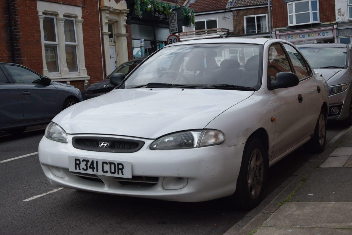 R341COR, Hyundai Lantra 2nd gen Sedan (J2), 1995–1998