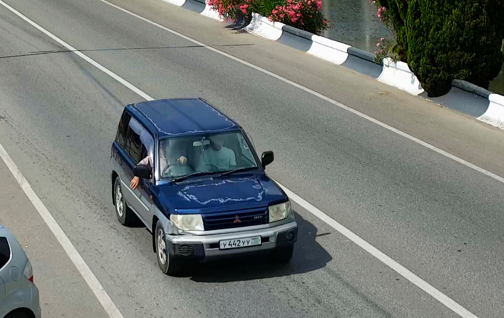 у 442 уу, Mitsubishi Pajero iO 1st gen 5-door SUV (H70W), 1998–2007