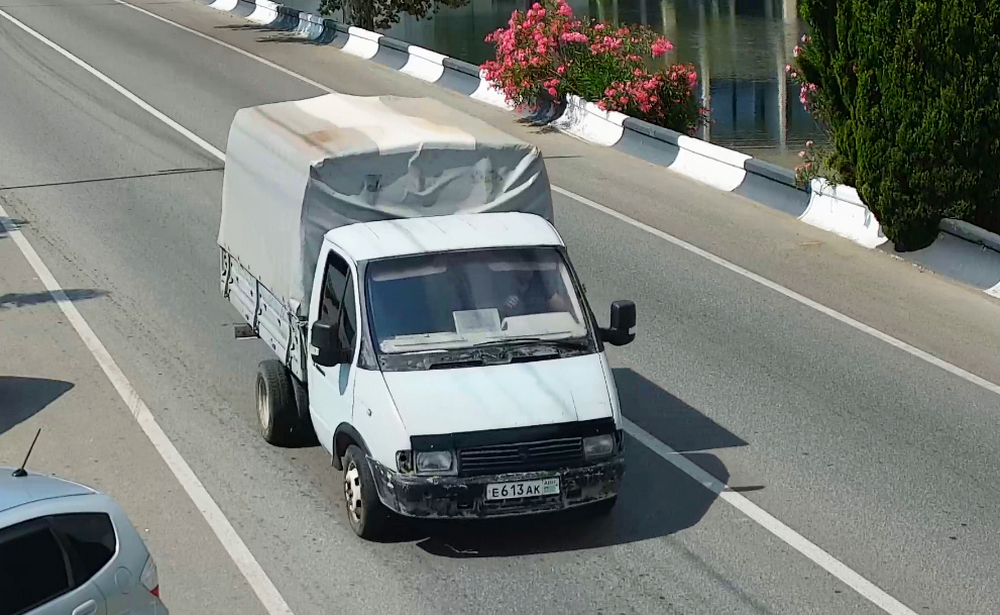 е 613 ак, GAZ 3302 ГАЗель 1-3302 Single Cab, 1994–2003