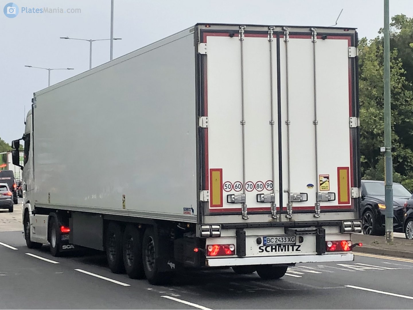 BC 2433 XG, Schmitz SKO 