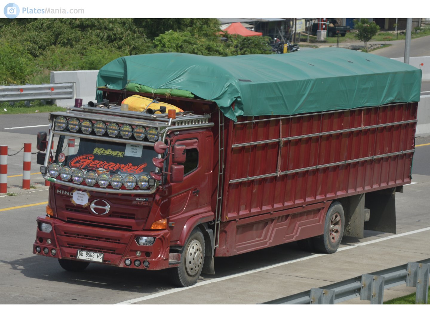 DB 8989 MS, Hino 500 Series 