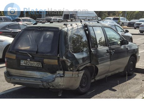 482 BEU 05, Nissan Prairie