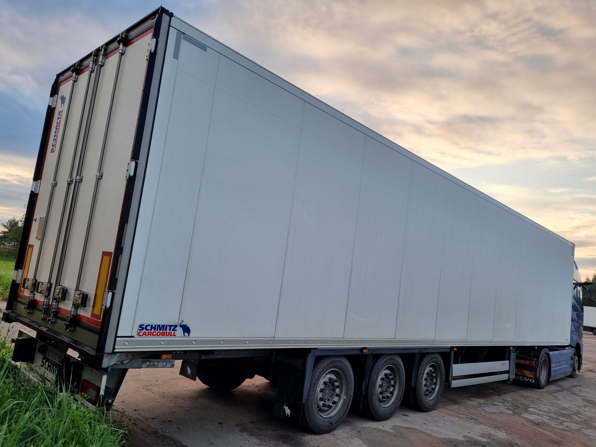 BX-928 BG, Schmitz SKO 