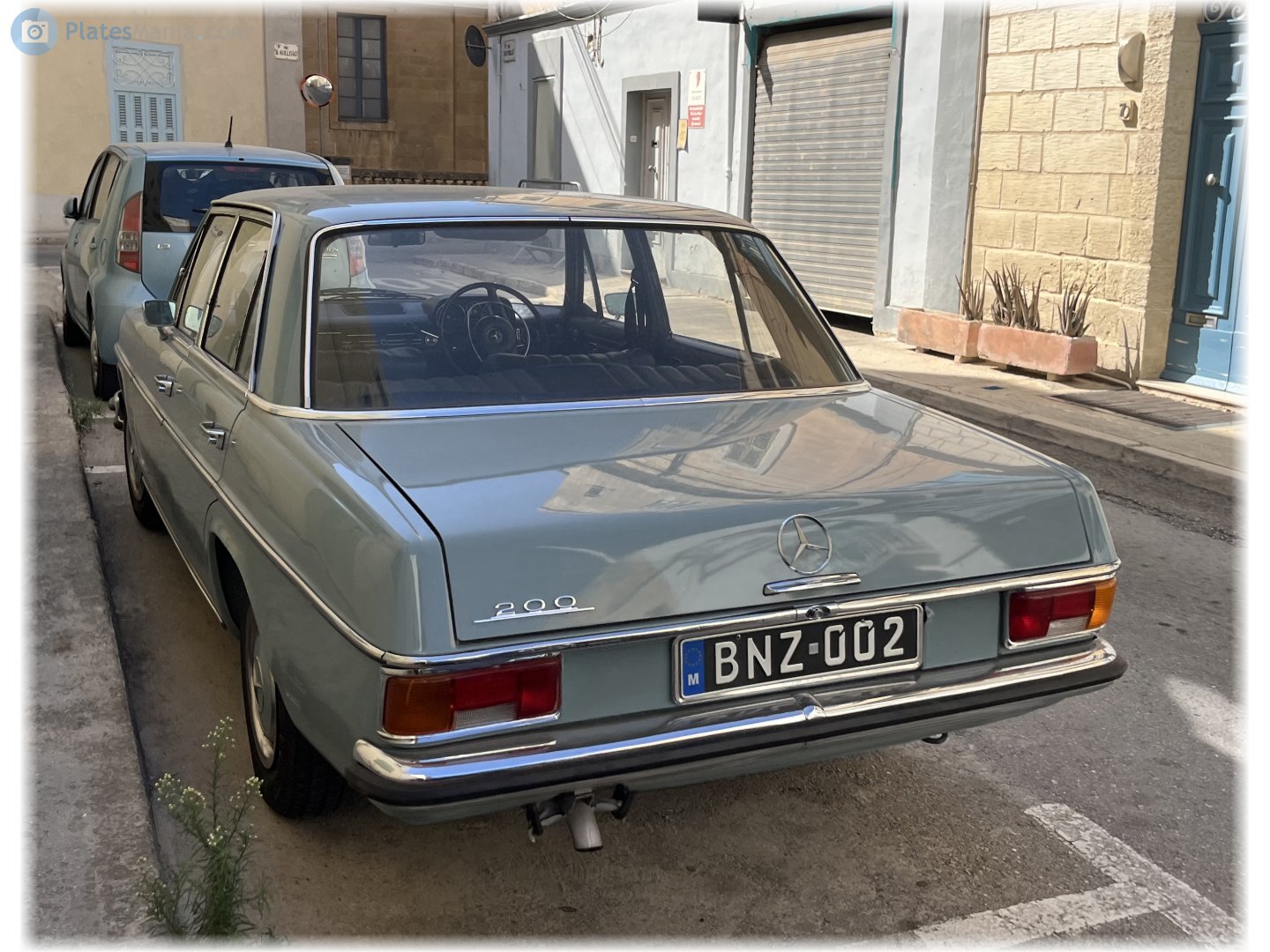 BNZ 002, Mercedes-Benz E-Klasse 200–280 Sedan (W114/W115), 1967­–1976