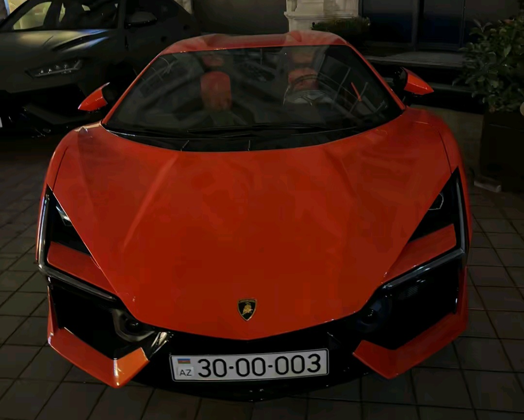 30 OO 003, Lamborghini Revuelto 1st gen, 2023–