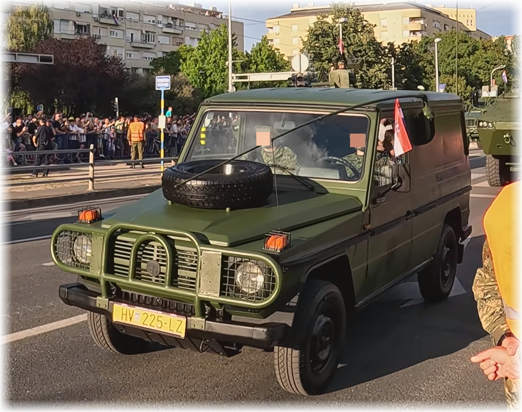 HV 225-LZ, Steyr Daimler-Puch G-Klasse 3-door Van (W460/W461), 1979–2000