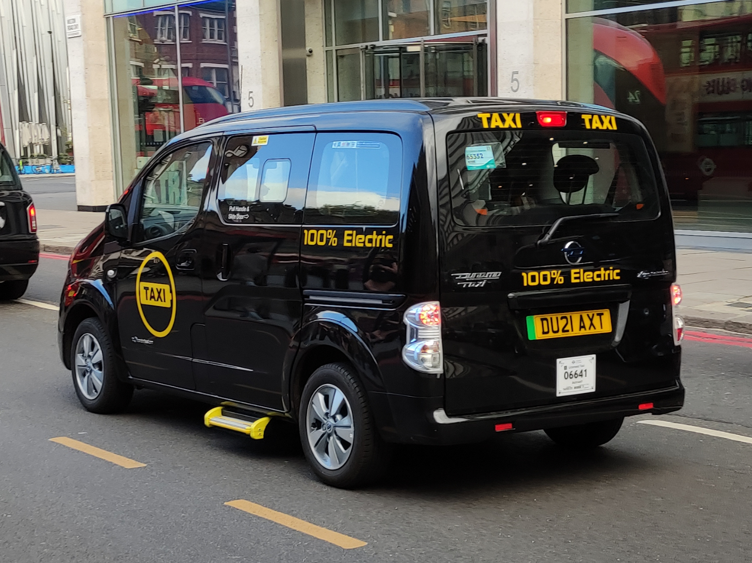 DU21AXT, Nissan NV200 1st gen e-NV200 (Evalia) Passenger Van (ME0), 2014–