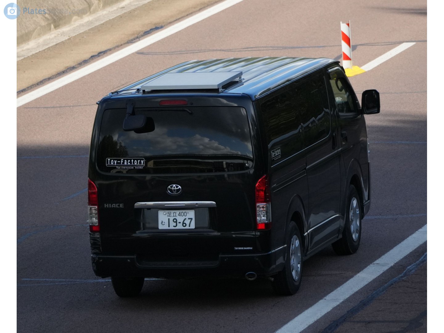 足立 400 む 1967, Toyota HiAce 5th gen Van (H200), 2004–