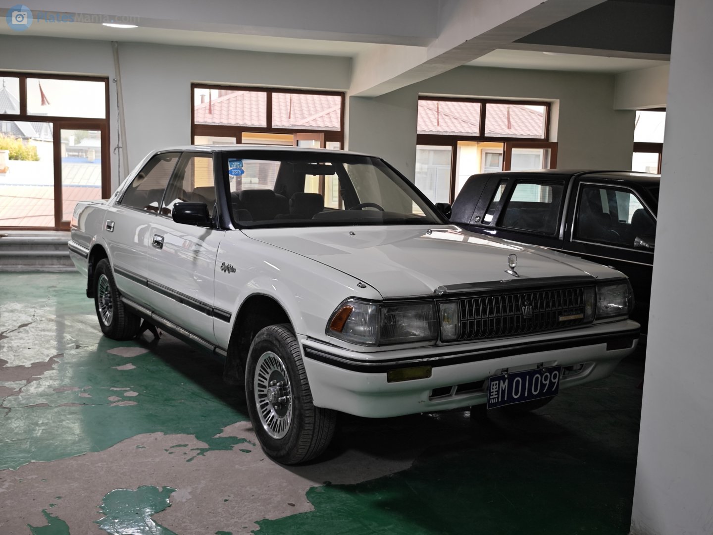 黑M·01099, Toyota Crown 8th gen Hardtop (S130), 1987–1991