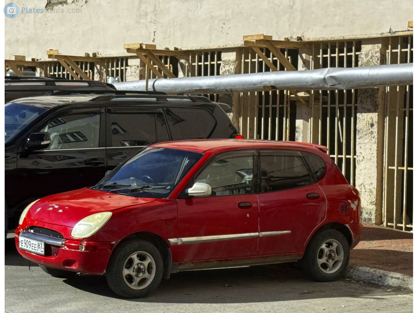 е 909 ее 87, Daihatsu Storia 1st gen (M100), 1998–2001