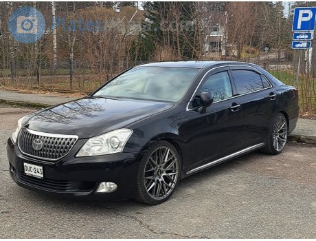 OUC-243, Toyota Crown Majesta