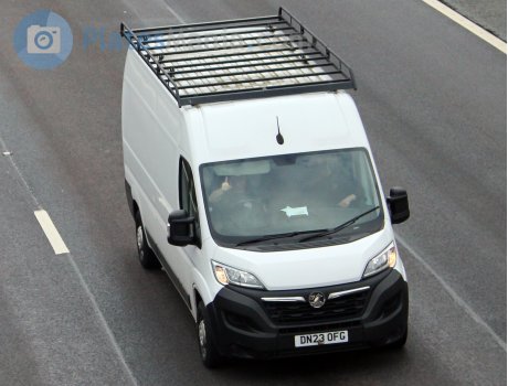 DN23 OFG, Vauxhall Movano