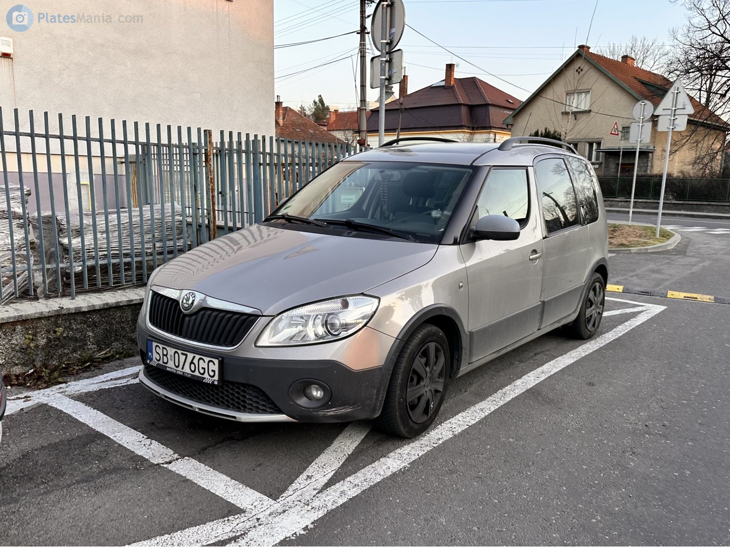 SB 076GG, Skoda Roomster 1st gen Scout (5J), 2007–2015
