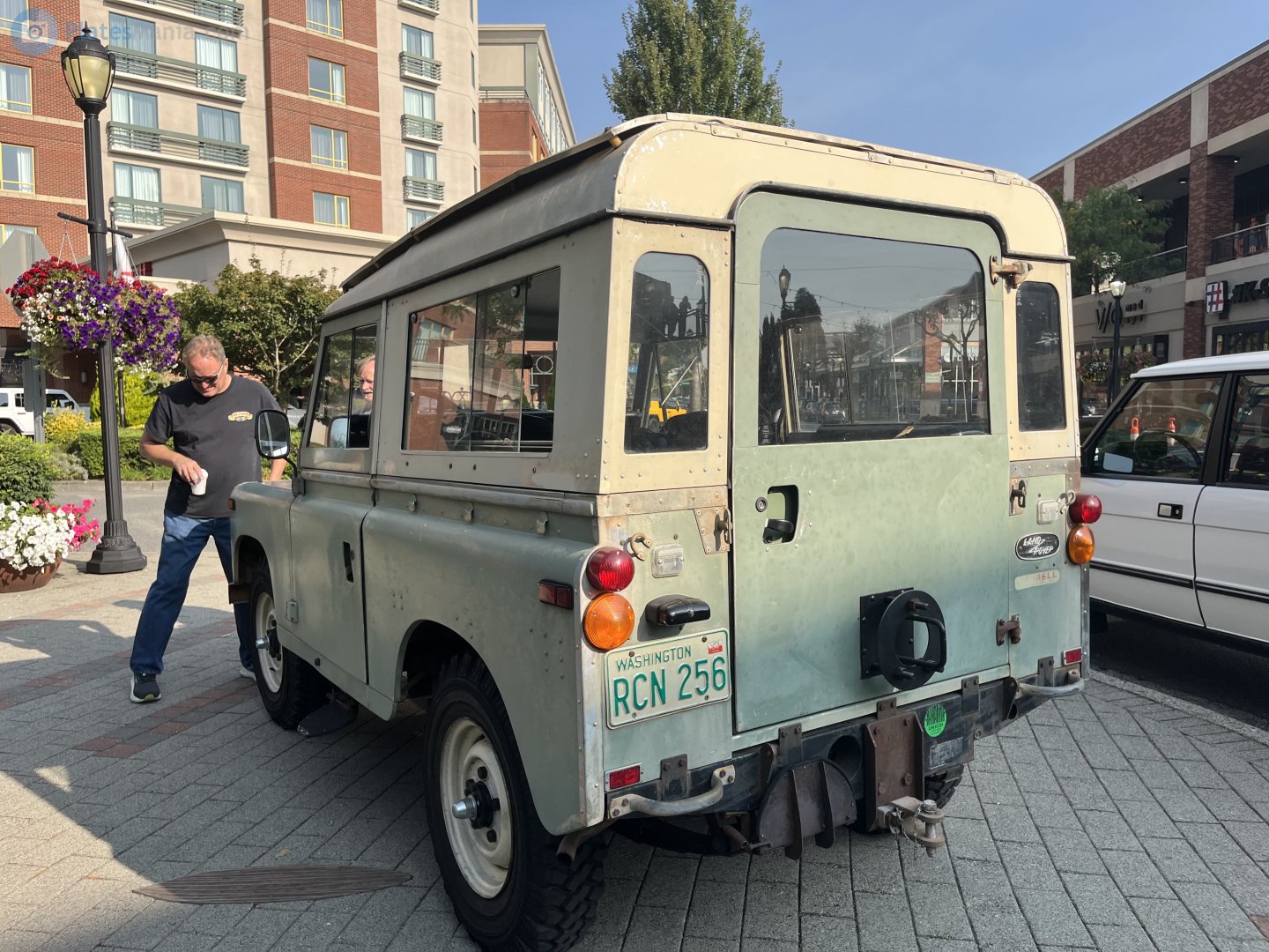 RCN 256, Land Rover Defender 1st gen 90