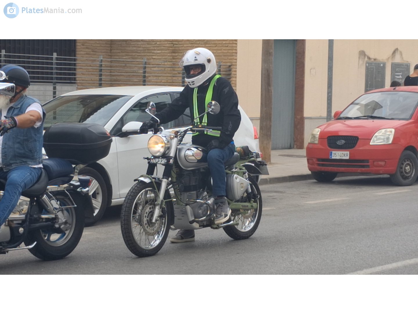 HNP331, Royal Enfield Bullet 