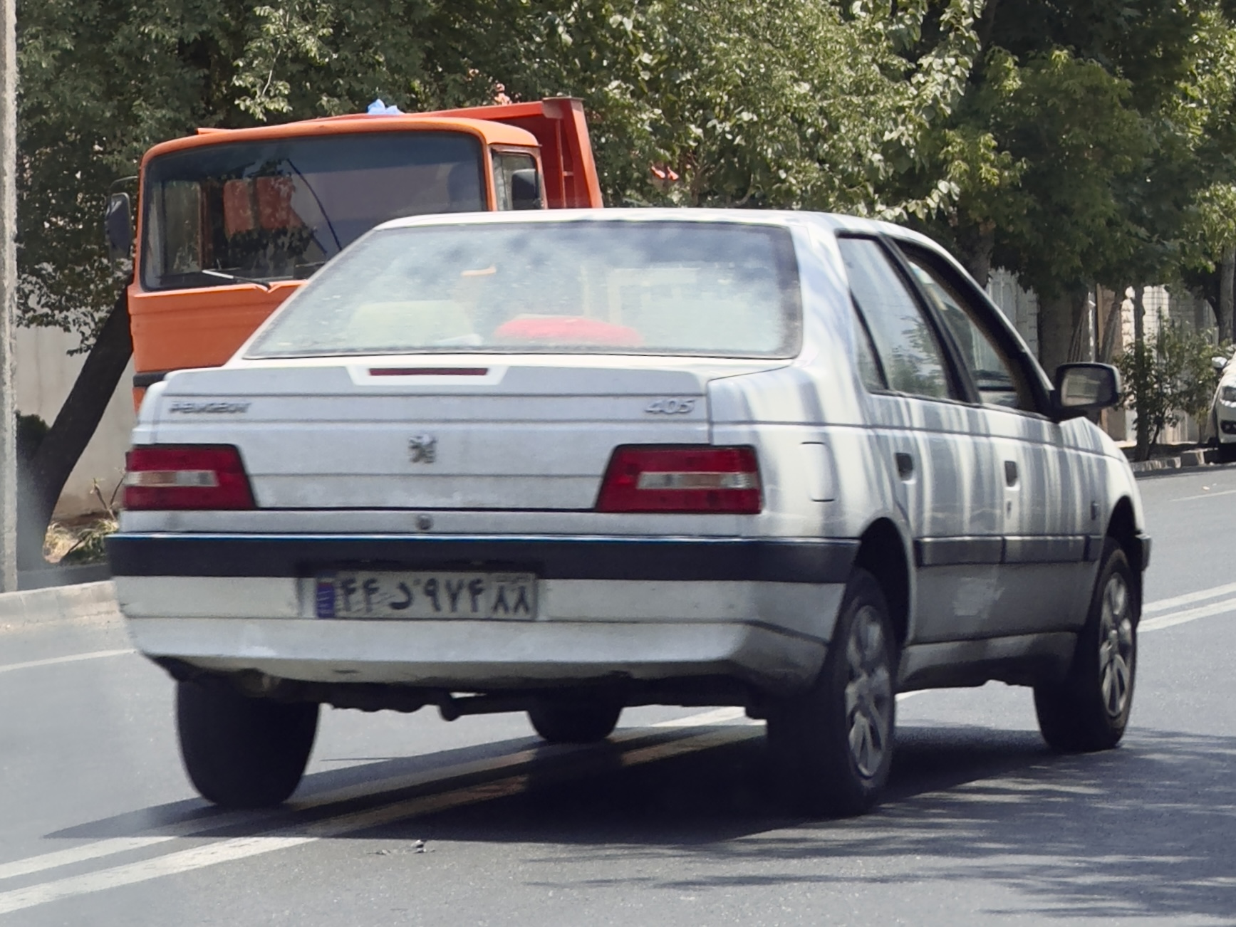 ۴۴د۹۷۴ ۸۸, Peugeot 405 1st gen Sedan (D6/D7), 1987–1996 (2019– for AZ-market)