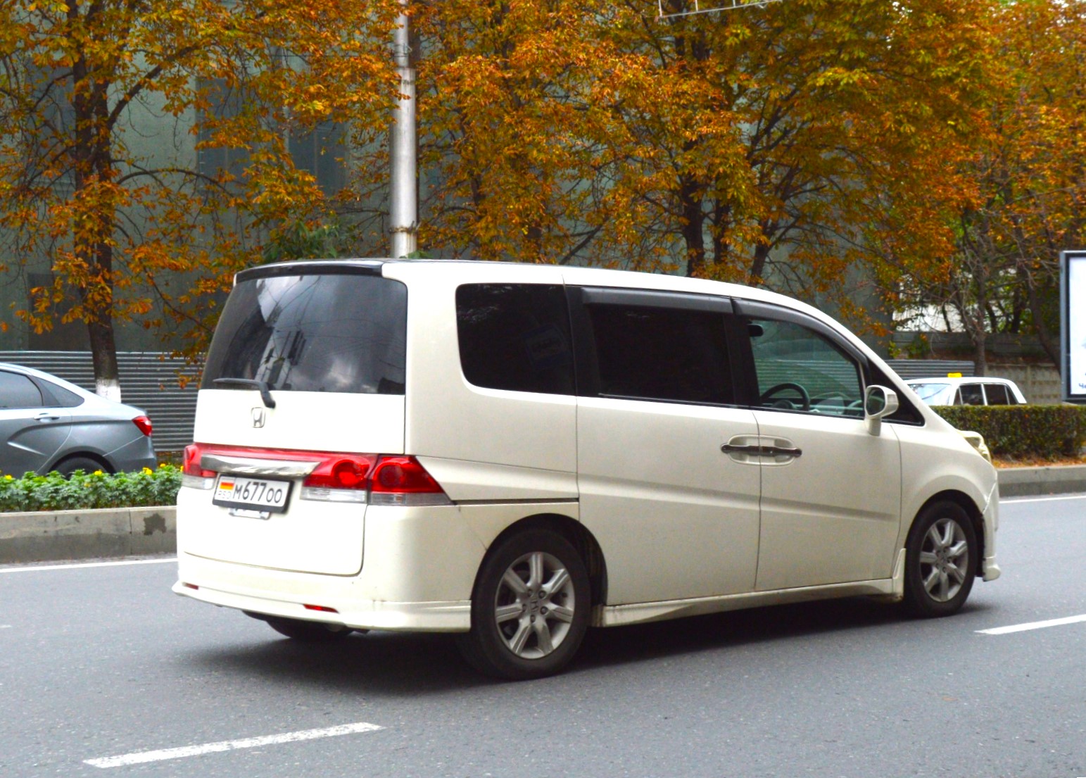 м 677 оо, Honda Stepwgn 3rd gen Spada (RG1), 2007–2009