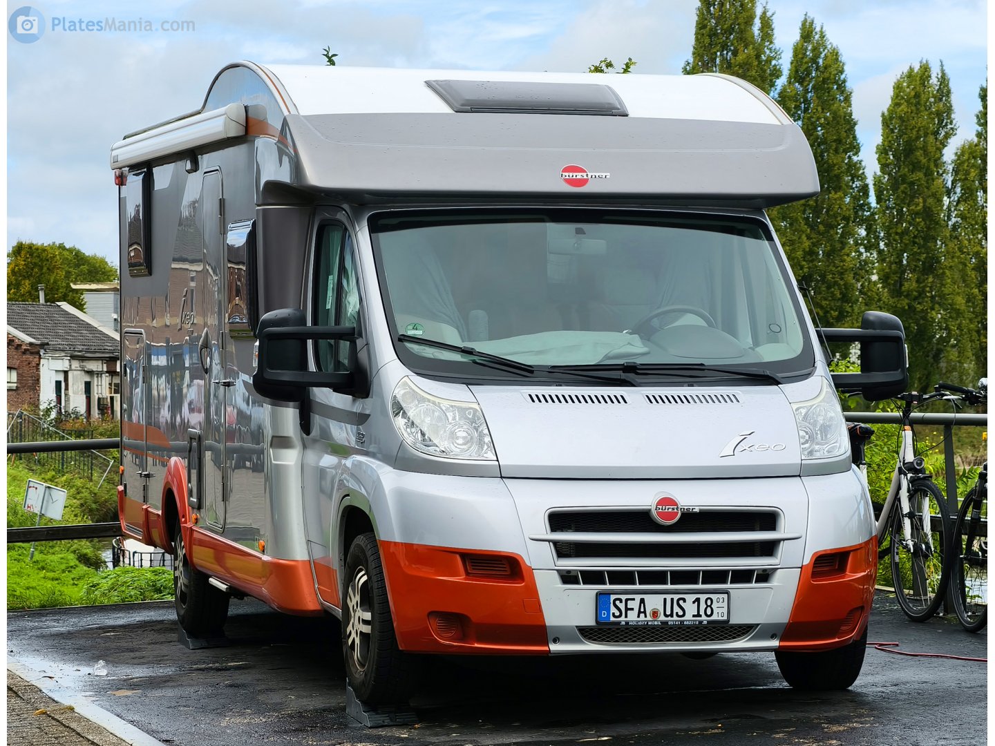 SFA US 18 (03/10), Bürstner Ixeo 