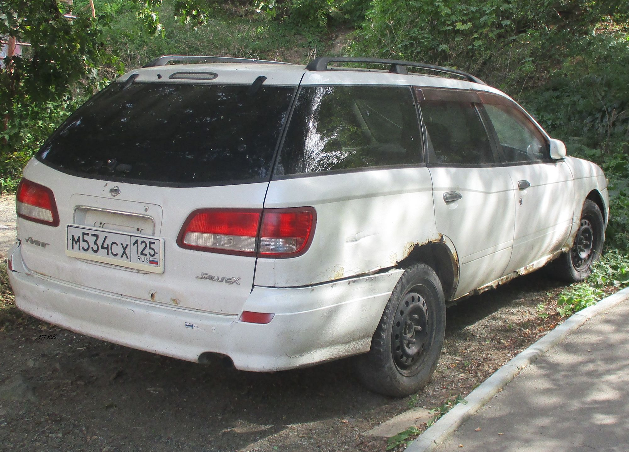 м 534 сх 125, Nissan Avenir 2nd gen (W11), 1998–2005