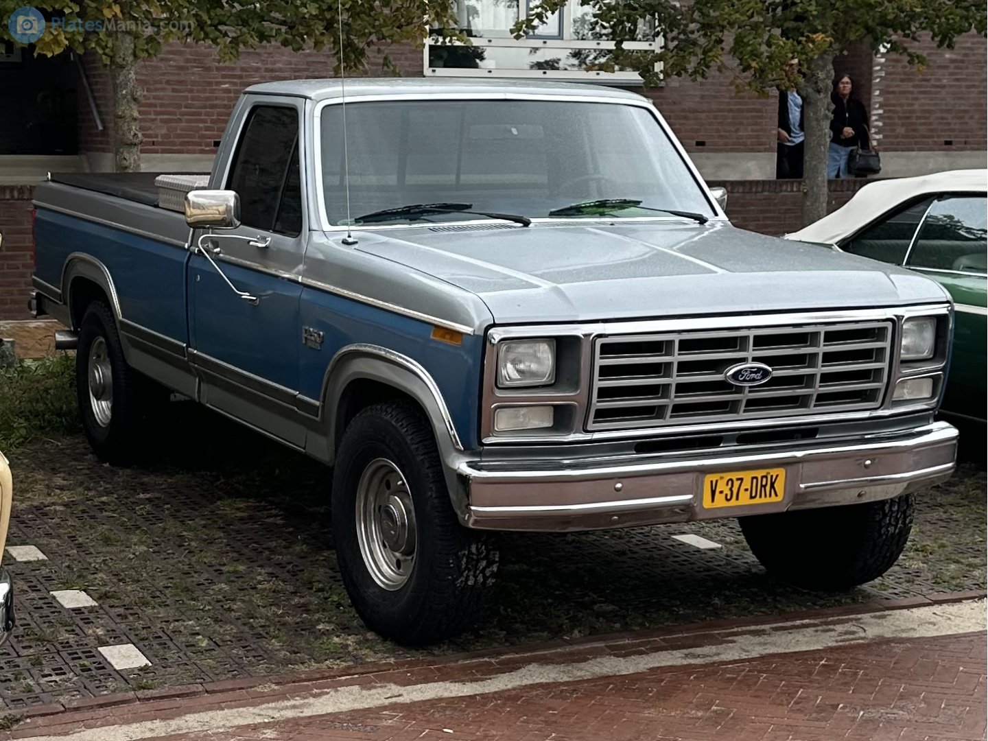 V-37-DRK, Ford F-250 7th gen, 1979–1986