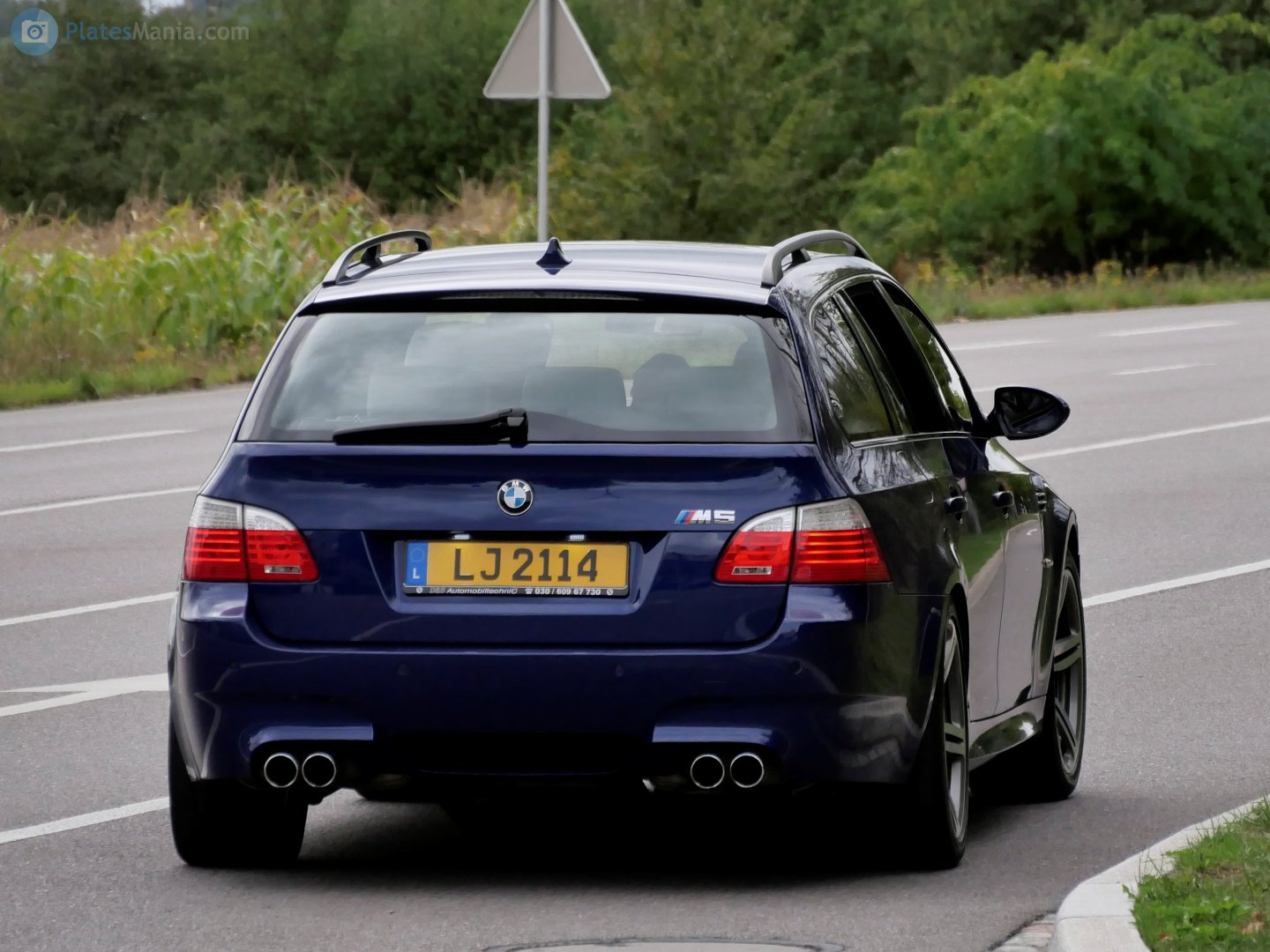 LJ 2114, BMW M5 4th gen Touring (E61), 2004–2010