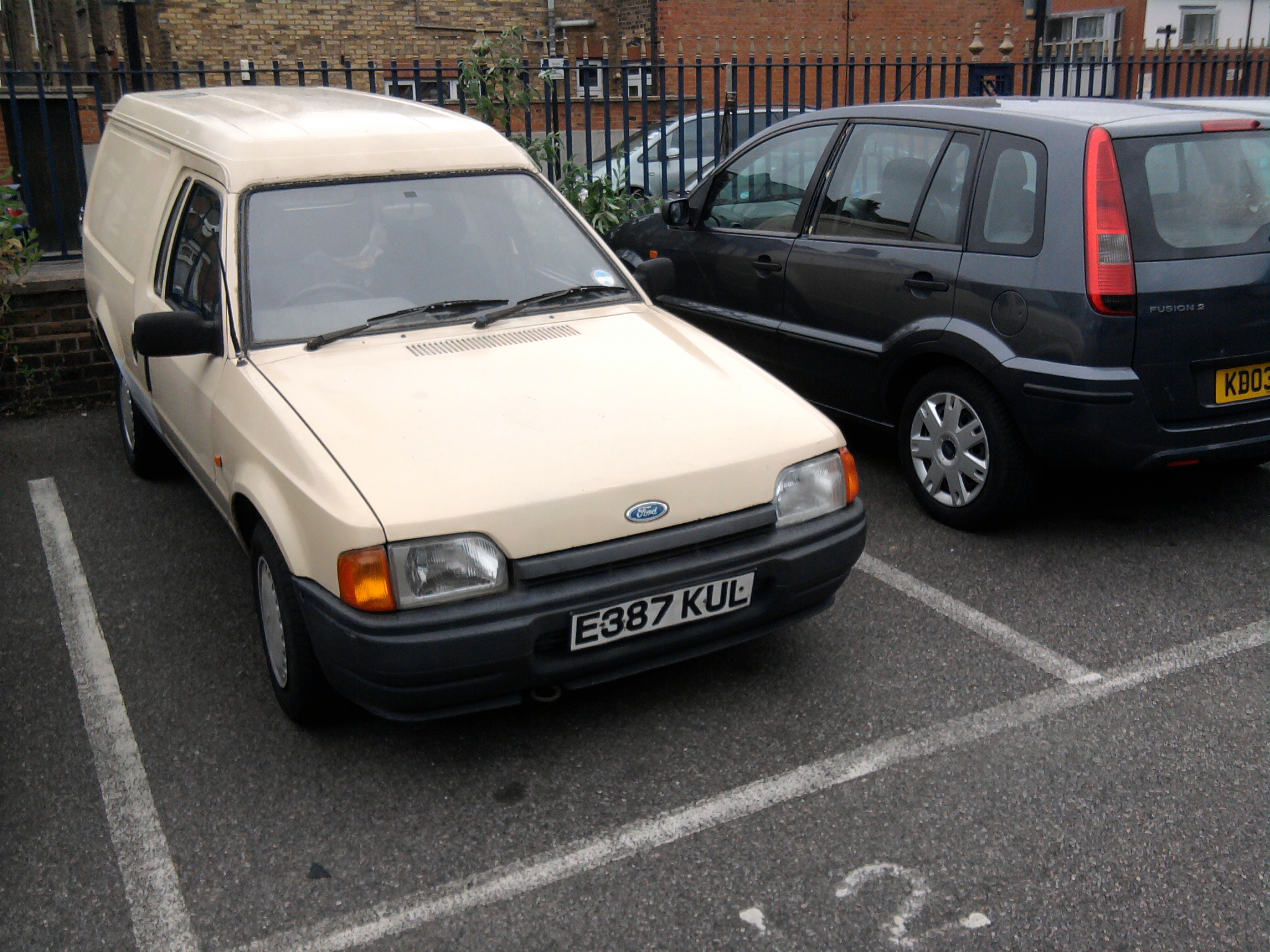 E387KUL, Ford Escort 4th gen (Express) Van (AVF; Global-market), 1986–1990 (–1992 for LATAM-market)