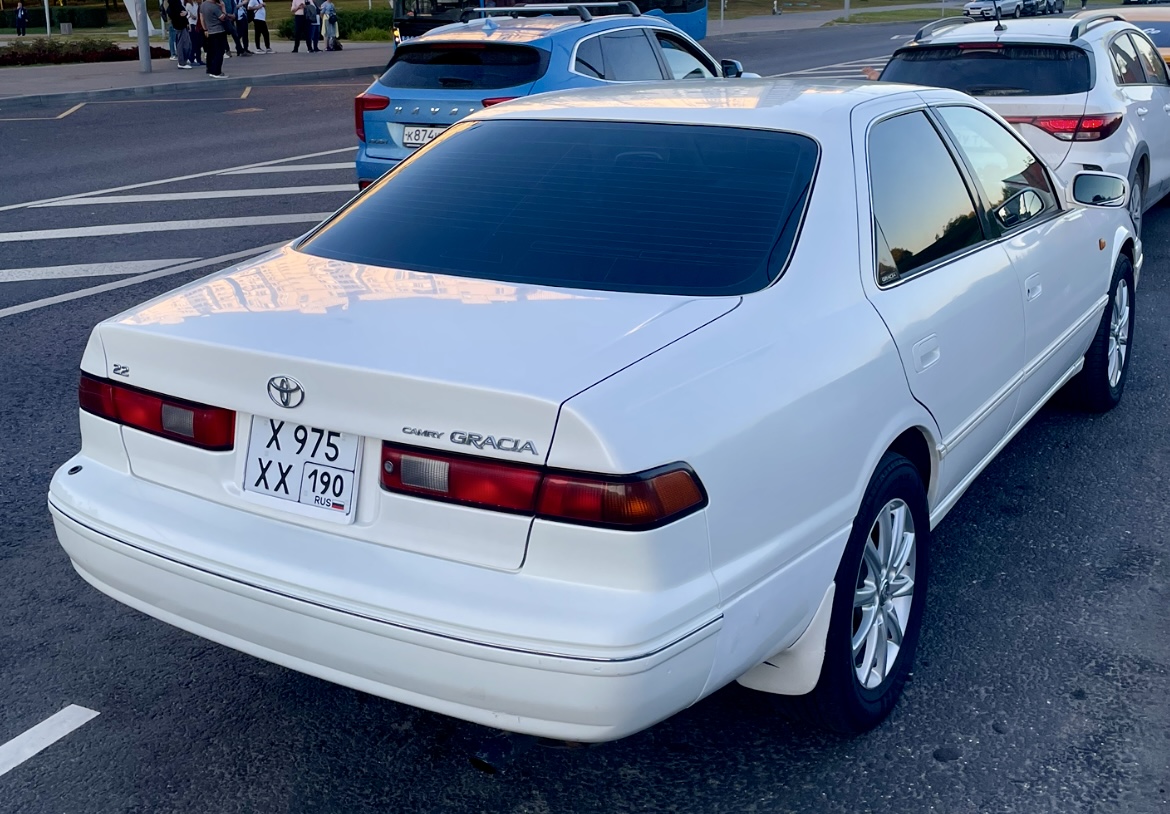 х 975 хх 190, Toyota Camry Gracia Sedan (XV20), 1996–2001