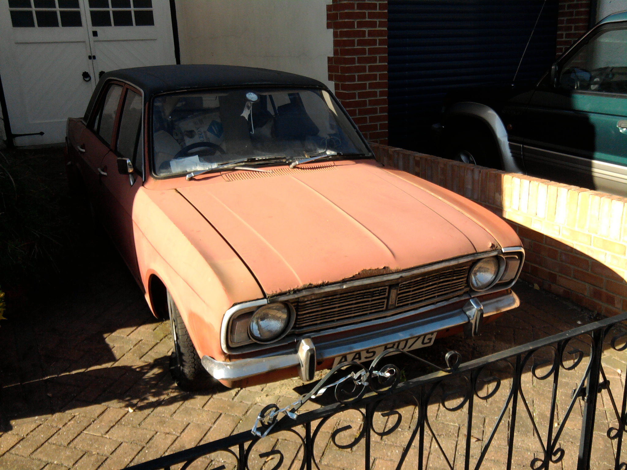 AAS807G, Ford Cortina 2nd gen 4-door Sedan (Mk2) 1966–1970