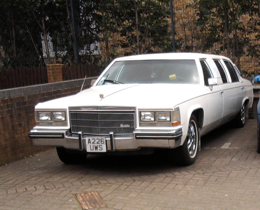 A226UWS, Cadillac Fleetwood Brougham (69; D-body), 1976–1986