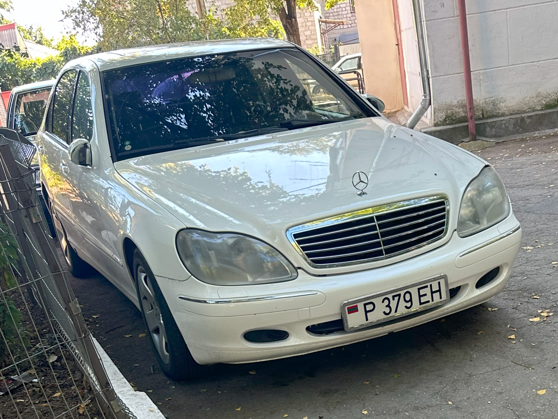 P 379 EH, Mercedes-Benz S-Klasse 6th gen (W220/V220), 1998–2005