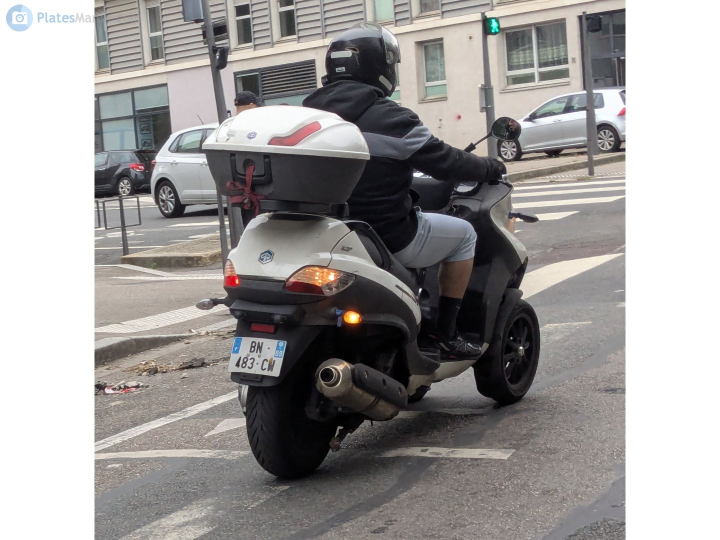 BN-483-CW, Piaggio MP3 1st gen, 2006–2014