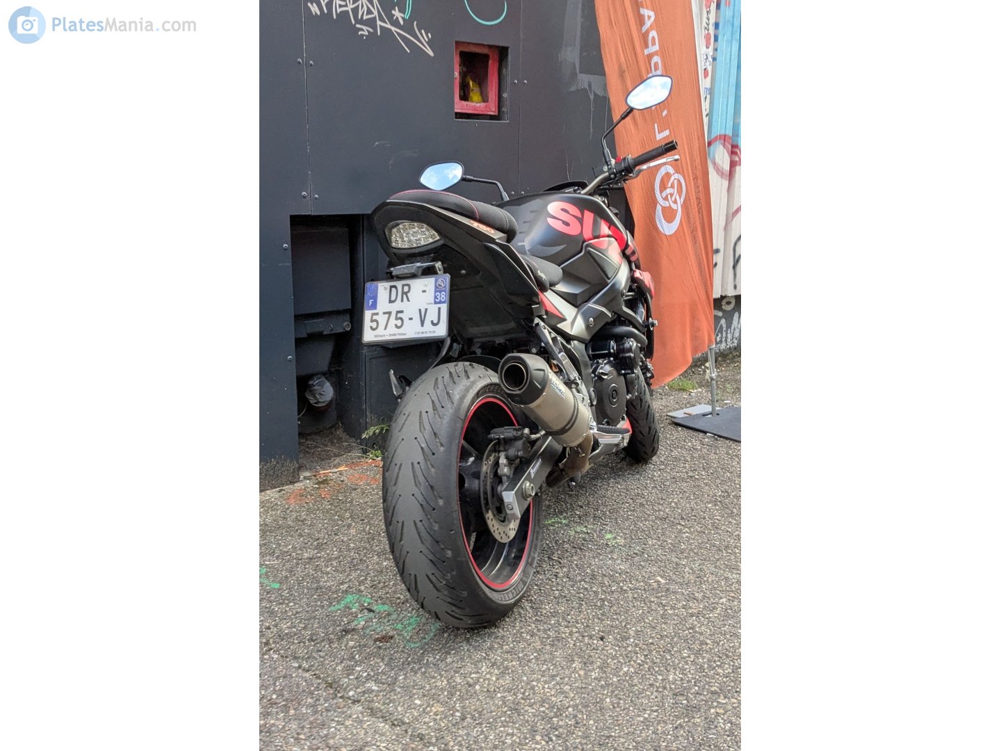 DR-575-VJ, Suzuki GSR Series 2nd gen GSR750, 2011–2016