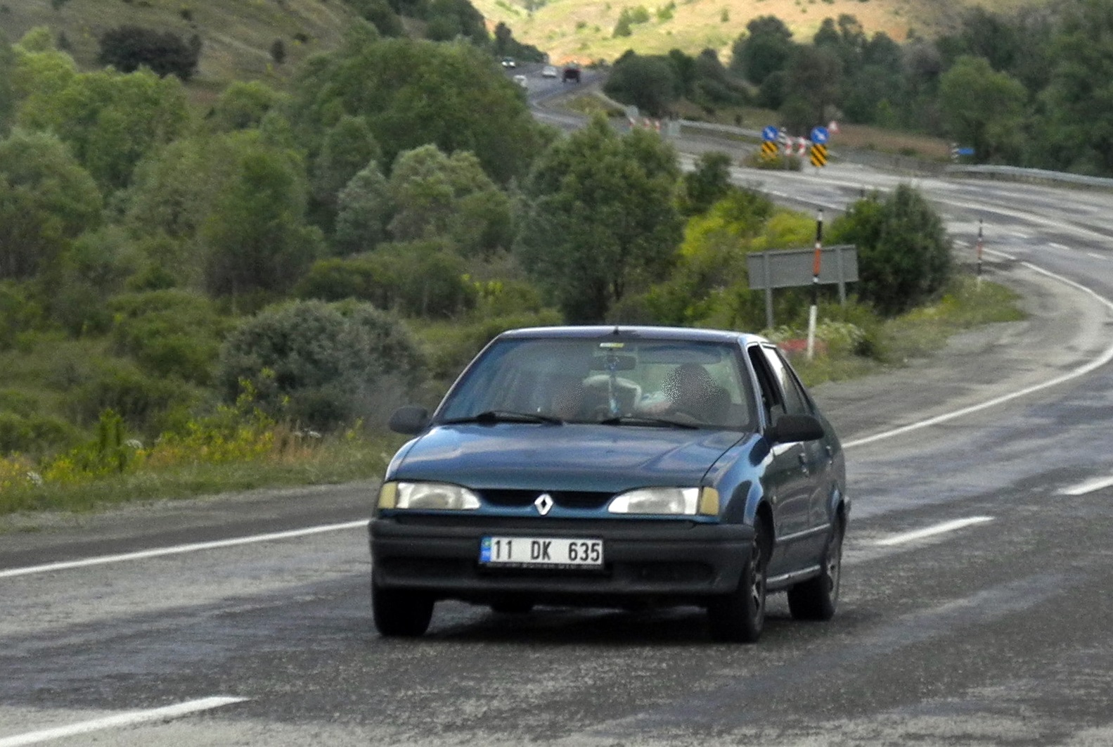 11 DK 635, Renault 19 1st gen Sedan (L53), facelift, 1992–1997 (–1999 for LATAM- and –2000 for TR-market)