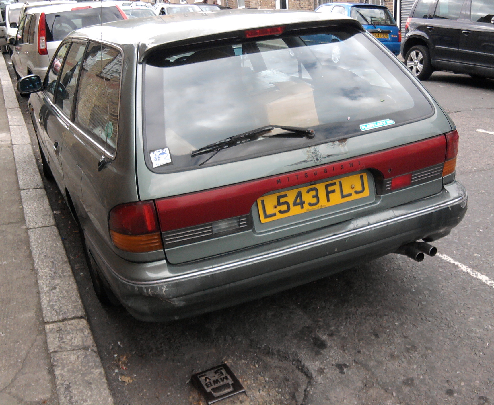 L543FLJ, Mitsubishi Sigma 4th gen Wagon (F10/F20/F07W), 1992–1996