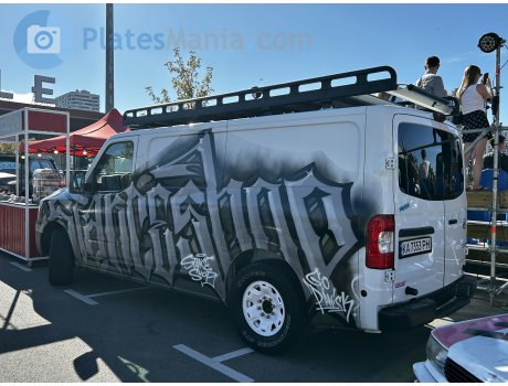 KA 7353 PH, Nissan NV Passenger