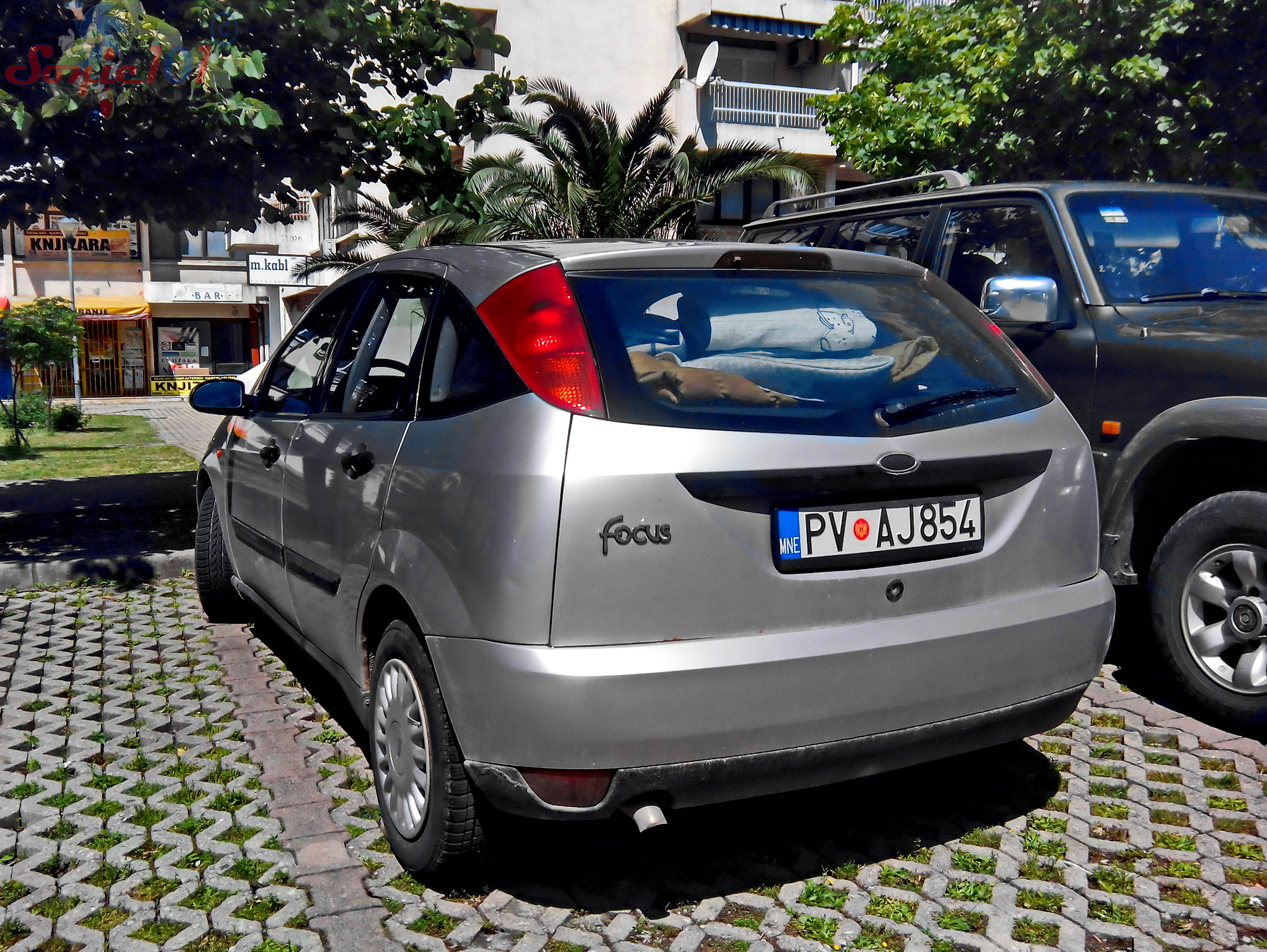 PV AJ854, Ford Focus 1st gen 5-door Hatch (DAW; C170), 1998–2005 (–2008 for LATAM-market)
