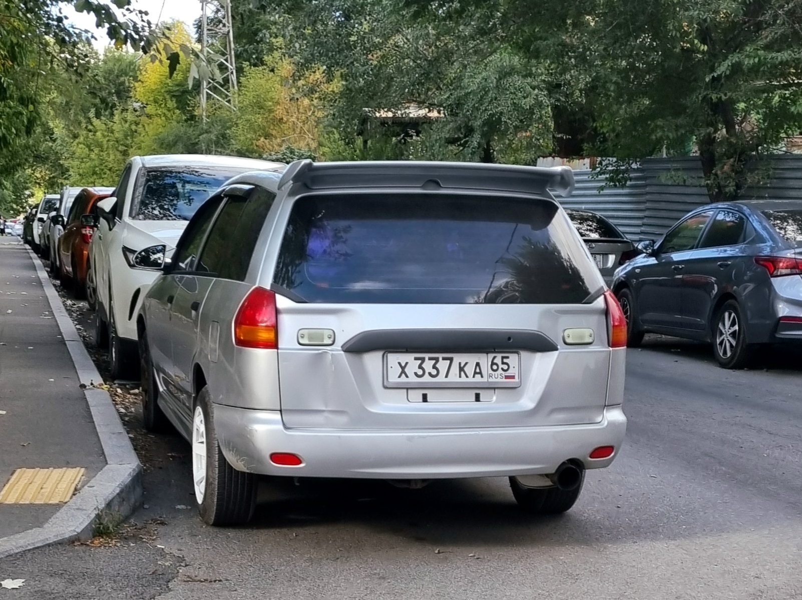 х 337 ка 65, Nissan AD 2nd gen Max (Y10), 1992–1996