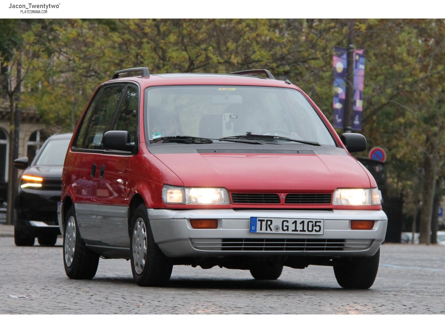 TR G 1105, Mitsubishi Space Runner 