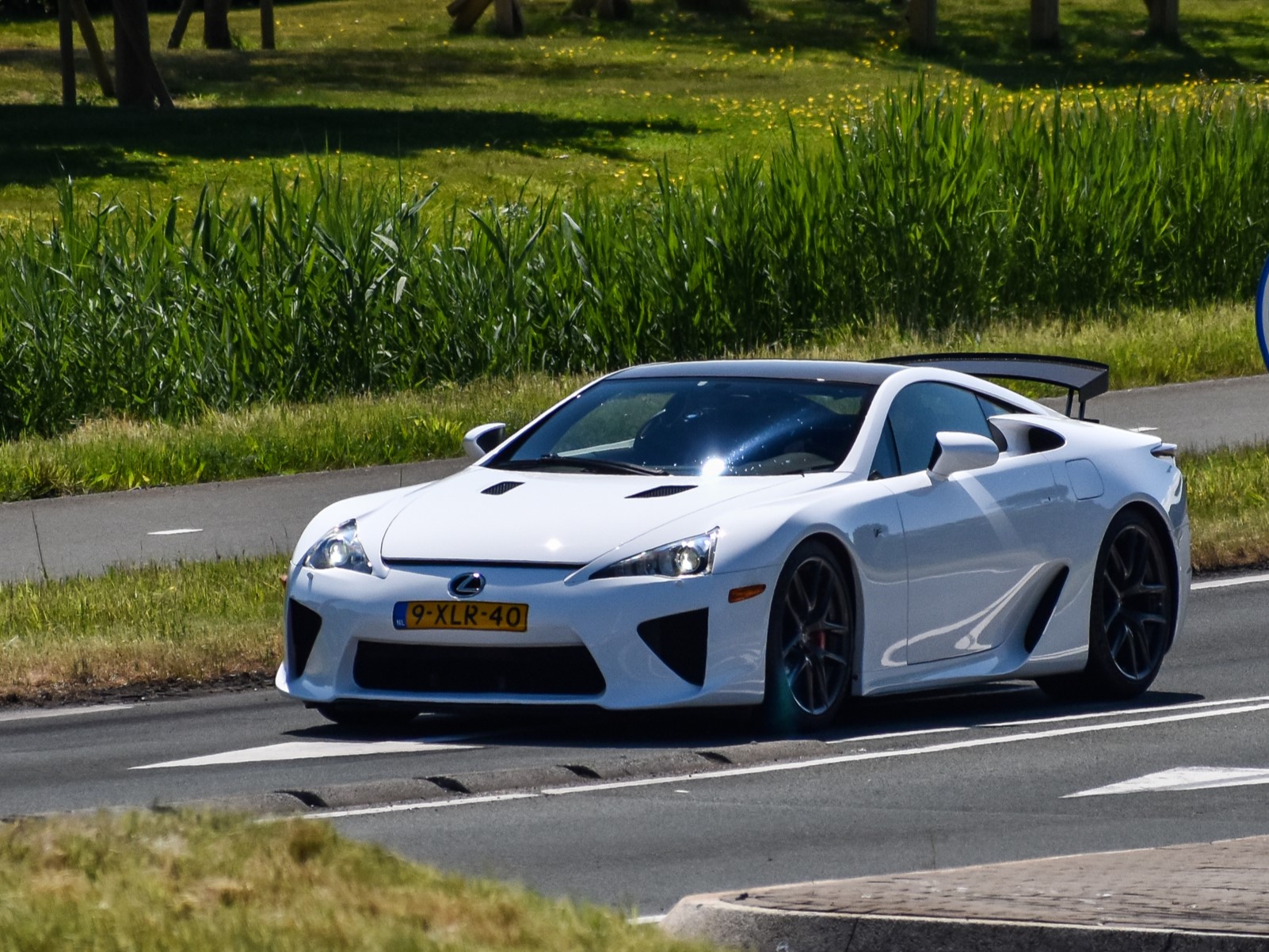 9-XLR-40, Lexus LFA 1st gen (LFA10), 2010–2012