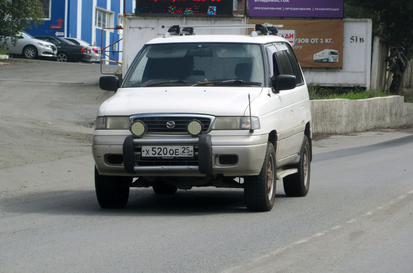 х 520 ое 25, Mazda MPV 1st gen (LV), 1988–1999