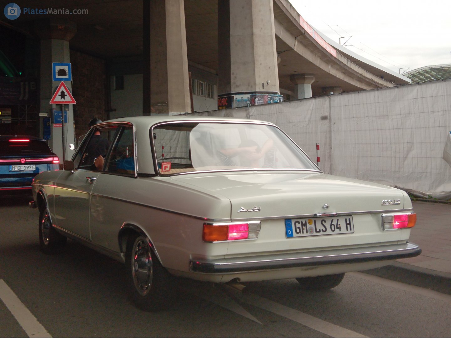GM LS 64 H, Audi 100 1st gen 2-door Sedan (C1), 1969–1976