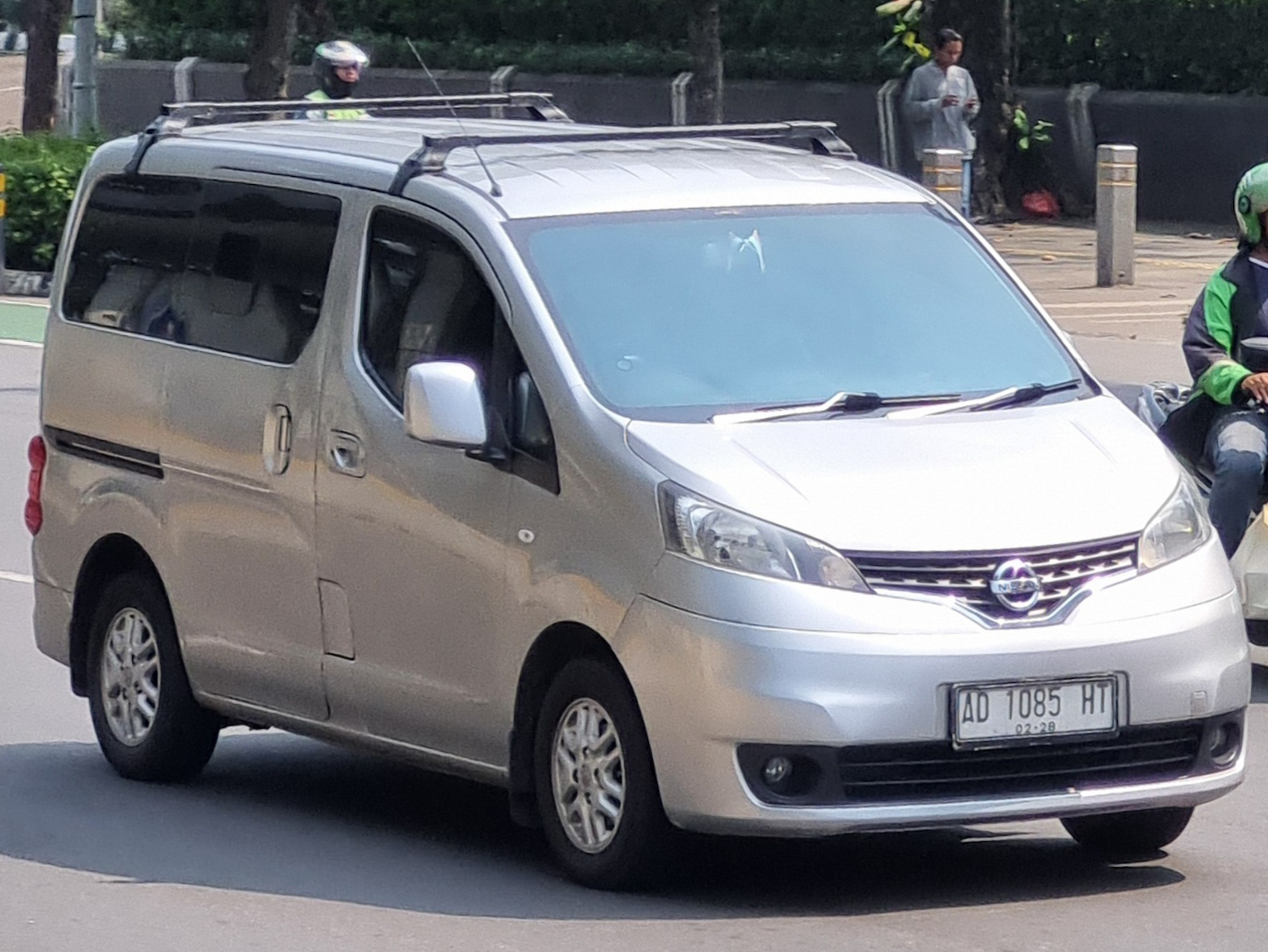AD 1085 HT, Nissan Evalia 1st gen NV200 (M20), 2010–2019