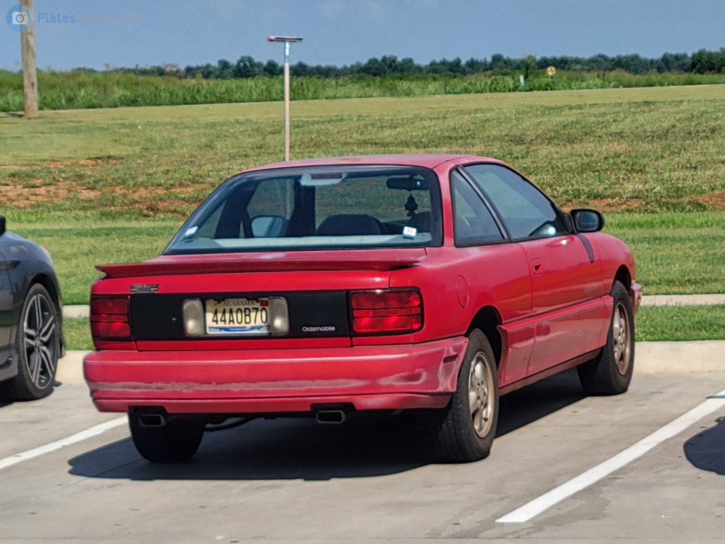 44A0B70, Oldsmobile Achieva 1st gen Coupé (37; N-body), 1991–1997