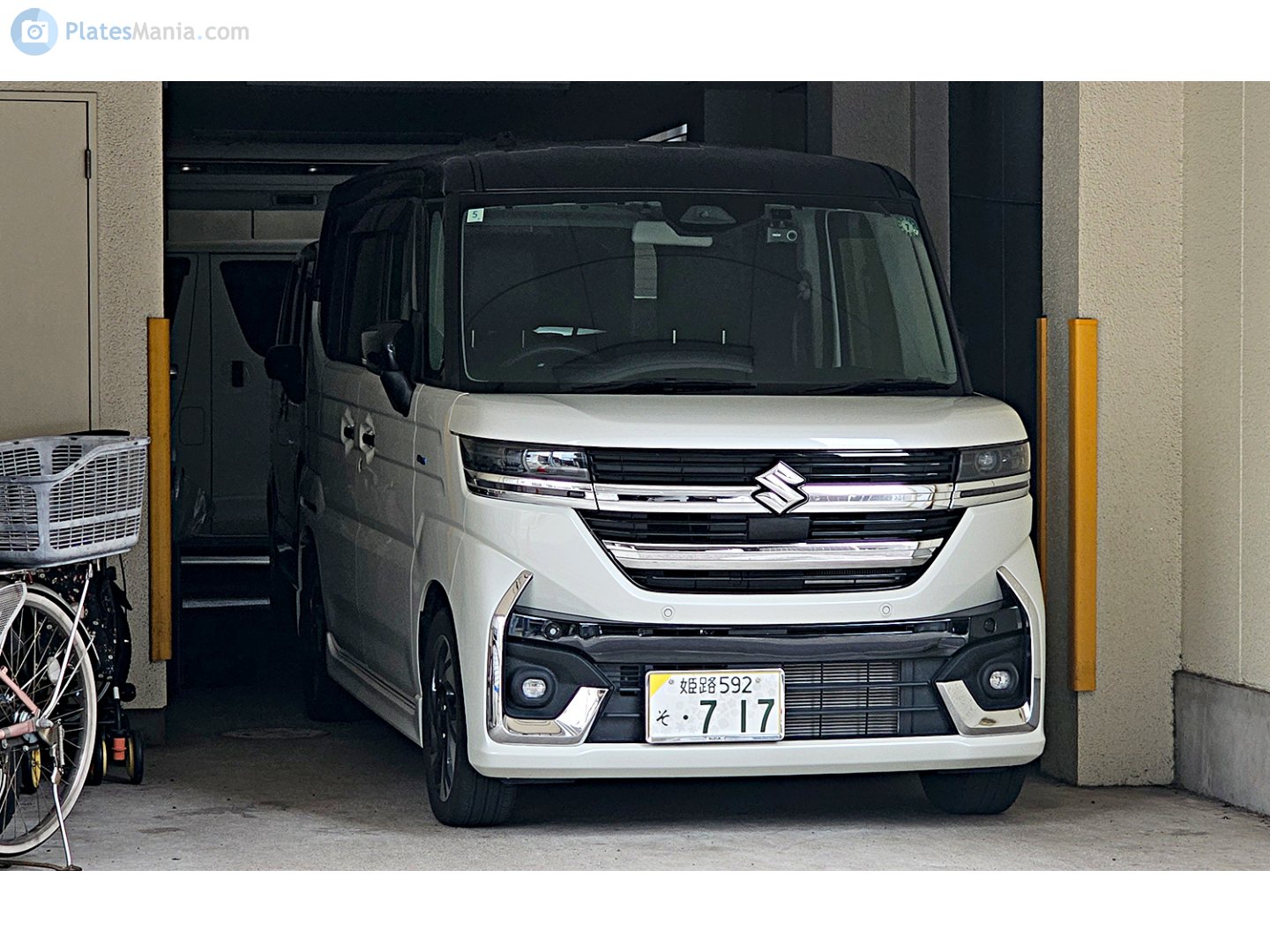 姫路 592 そ 717, Suzuki Spacia 3rd gen Custom (MK54S/94S), 2023–