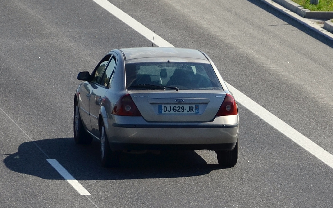 DJ-629-JR, Ford Mondeo 2nd gen Sedan/Liftback (Mk3; CD132), 2000–2007